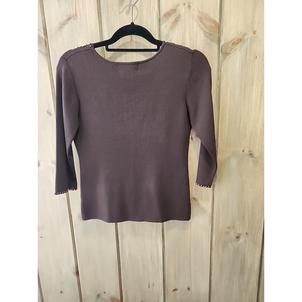 Joseph A. Sweater with Beads And Cowrie Shells on Front Neckline Size Medium - Picture 4 of 6